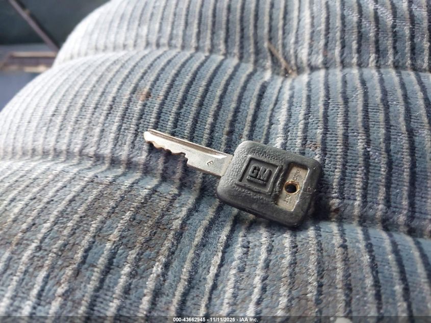 1992 GMC Sierra K1500 VIN: 2GTEK19K0N1505736 Lot: 43662945