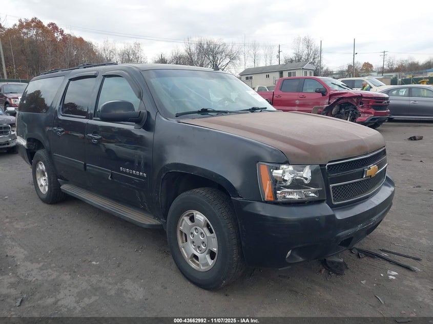 CHEVROLET SUBURBAN LT