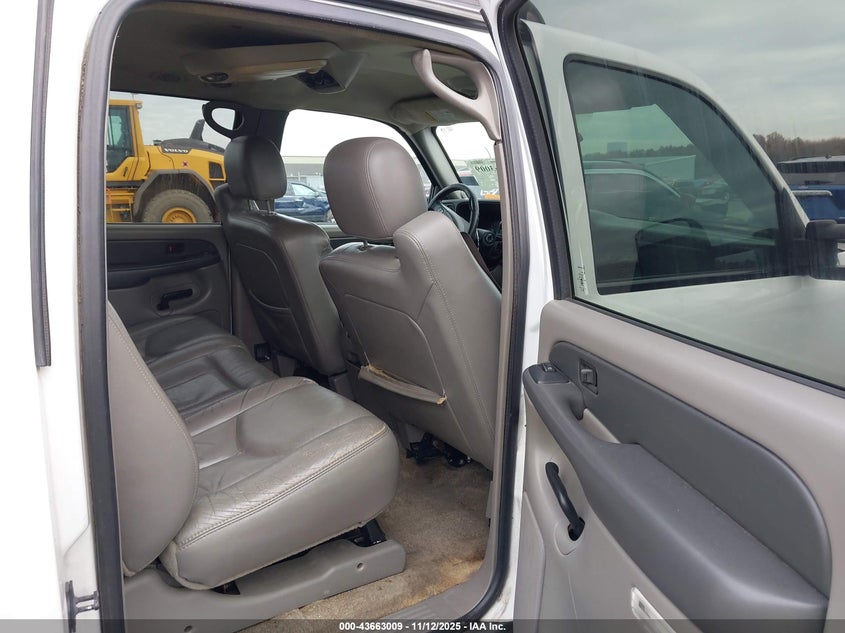 2003 Chevrolet Suburban 1500 Z71 VIN: 3GNFK16T93G306844 Lot: 43663009