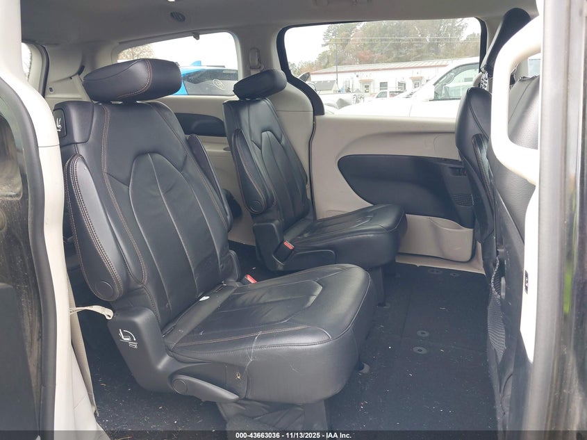 2017 Chrysler Pacifica Touring-L VIN: 2C4RC1BG6HR535091 Lot: 43663036