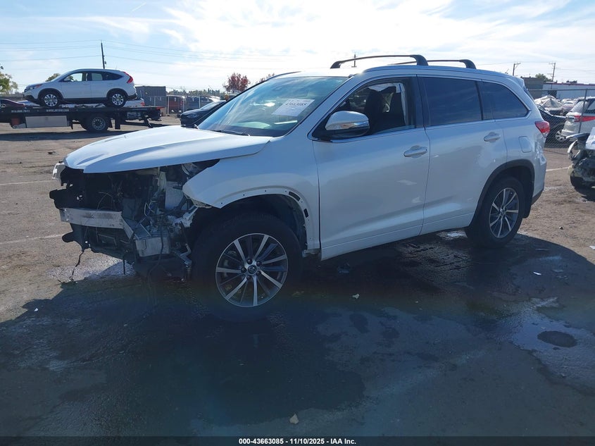 2018 TOYOTA HIGHLANDER XLE 5TDJZRFH3JS531459
