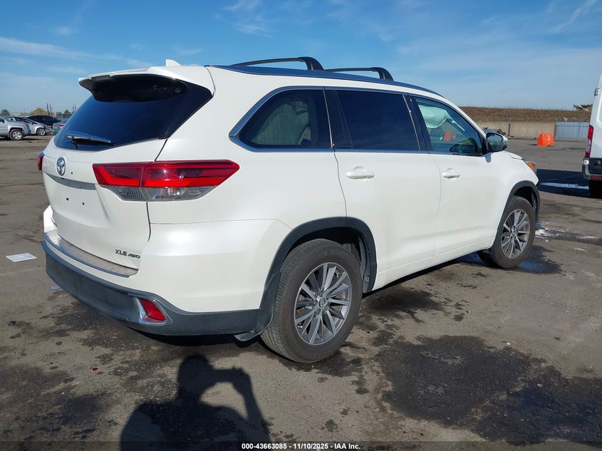 2018 TOYOTA HIGHLANDER XLE 5TDJZRFH3JS531459