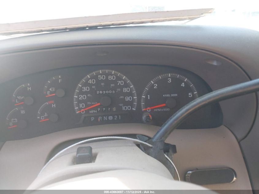 1997 Ford Expedition Eddie Bauer/Xlt VIN: 1FMEU17L0VLA84189 Lot: 43663087