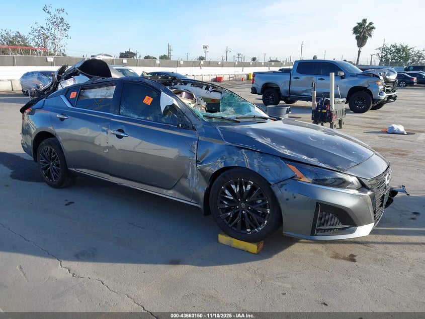 NISSAN ALTIMA SV FWD