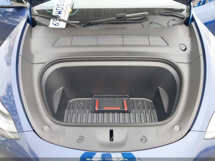 2025 Tesla Model Y Long Range Dual Motor Rear-Wheel Drive VIN: 7SAYGDED7SF309635 Lot: 43663222