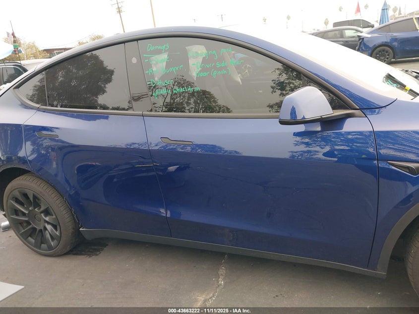 2025 Tesla Model Y Long Range Dual Motor Rear-Wheel Drive VIN: 7SAYGDED7SF309635 Lot: 43663222