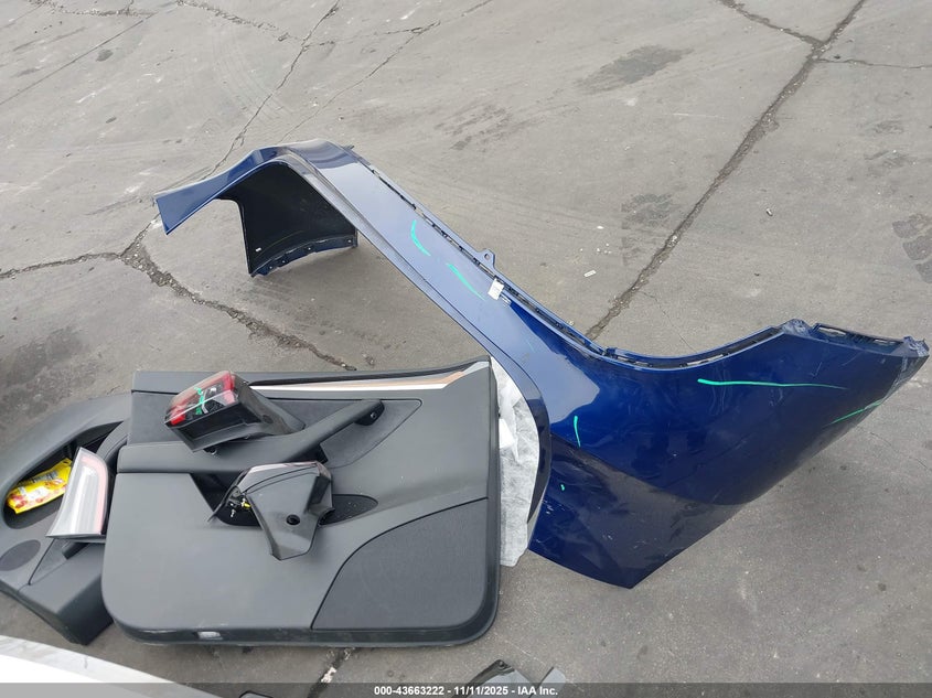 2025 Tesla Model Y Long Range Dual Motor Rear-Wheel Drive VIN: 7SAYGDED7SF309635 Lot: 43663222