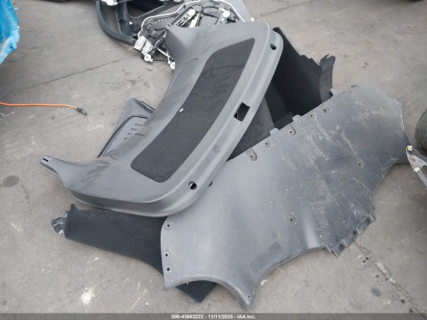 2025 Tesla Model Y Long Range Dual Motor Rear-Wheel Drive VIN: 7SAYGDED7SF309635 Lot: 43663222