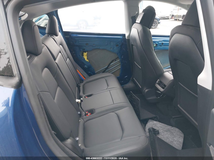 2025 Tesla Model Y Long Range Dual Motor Rear-Wheel Drive VIN: 7SAYGDED7SF309635 Lot: 43663222