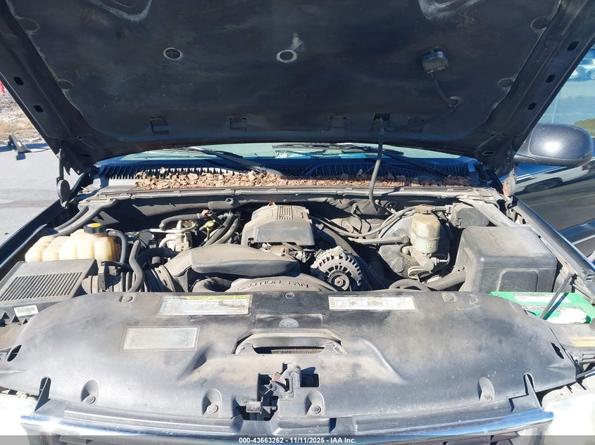 2000 Chevrolet Suburban 1500 Lt VIN: 3GNFK16T9YG201079 Lot: 43663262