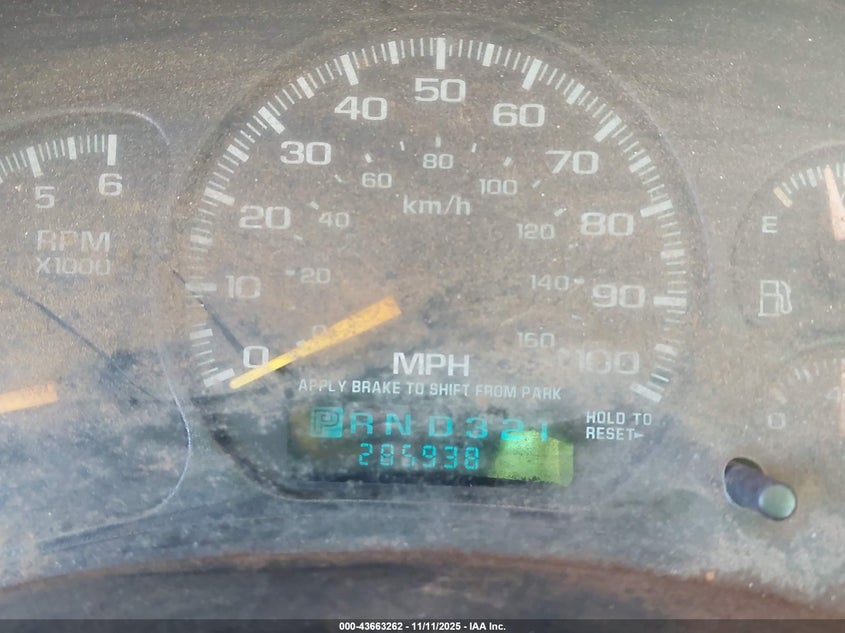 2000 Chevrolet Suburban 1500 Lt VIN: 3GNFK16T9YG201079 Lot: 43663262