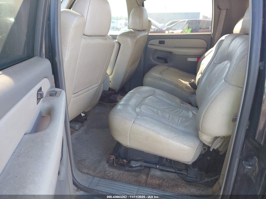 2000 Chevrolet Suburban 1500 Lt VIN: 3GNFK16T9YG201079 Lot: 43663262