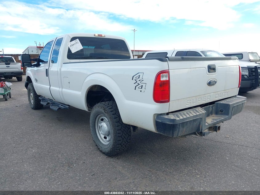 1FT8X3BT6FEA83386 2015 FORD F350 photo no. 3