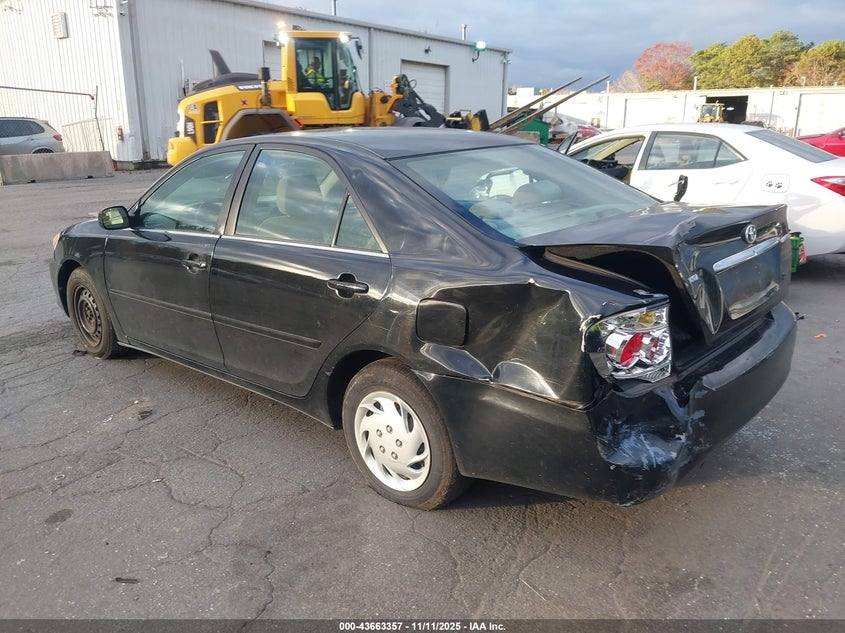 4T1BE32KX5U018978 2005 TOYOTA CAMRY photo no. 3