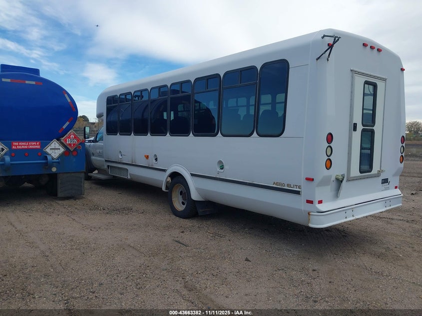 1FDAF5GT8BEB76960 2011 FORD F550 photo no. 3