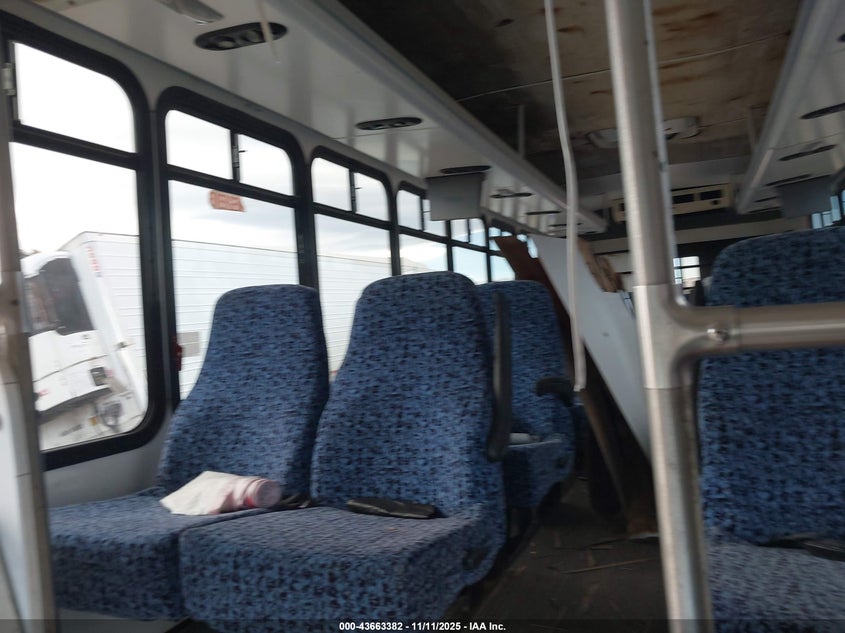 2011 Ford F-550 Chassis Xl VIN: 1FDAF5GT8BEB76960 Lot: 43663382