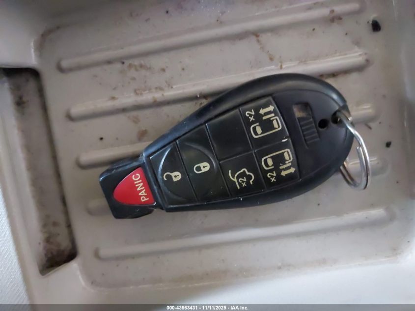 2014 Chrysler Town & Country Touring VIN: 2C4RC1BGXER232147 Lot: 43663431