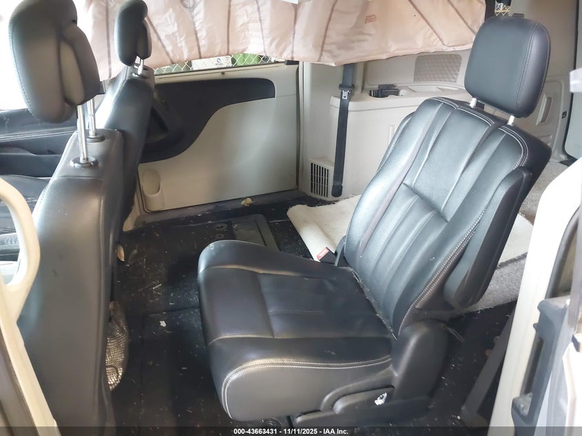 2014 Chrysler Town & Country Touring VIN: 2C4RC1BGXER232147 Lot: 43663431