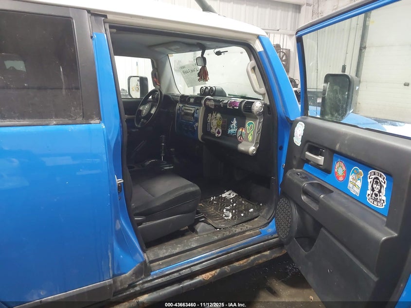 JTEBU11F070043359 2007 TOYOTA FJ CRUISER photo no. 5