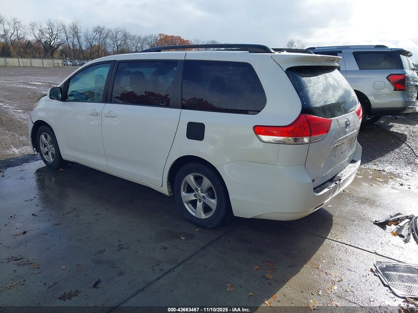 5TDKK3DC0DS344018 2013 TOYOTA SIENNA photo no. 3