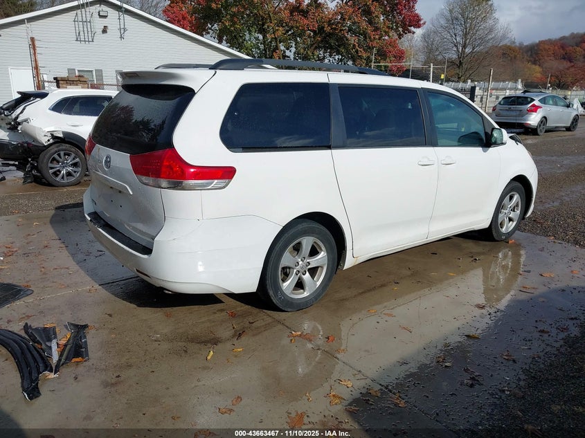 5TDKK3DC0DS344018 2013 TOYOTA SIENNA photo no. 4