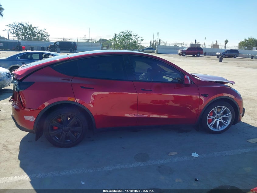 2024 Tesla Model Y Long Range Dual Motor All-Wheel Drive VIN: 7SAYGDEE6RF064717 Lot: 43663558