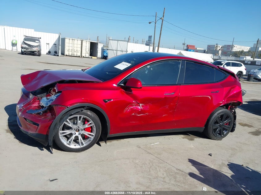 2024 Tesla Model Y Long Range Dual Motor All-Wheel Drive VIN: 7SAYGDEE6RF064717 Lot: 43663558