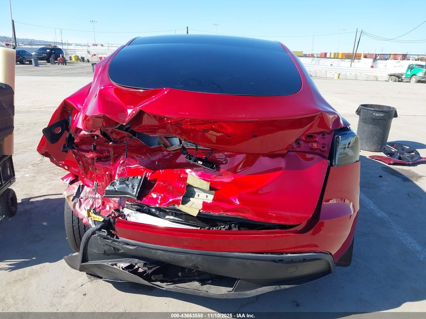 2024 Tesla Model Y Long Range Dual Motor All-Wheel Drive VIN: 7SAYGDEE6RF064717 Lot: 43663558