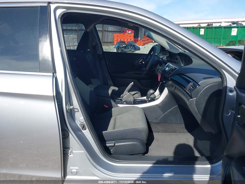 1HGCR2F33HA215203 2017 HONDA ACCORD photo no. 5