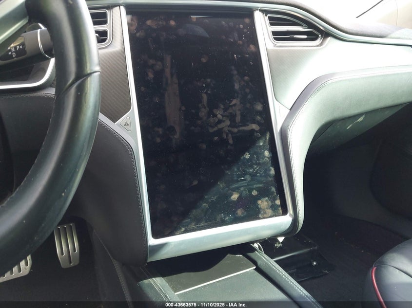 2014 Tesla Model S P85 VIN: 5YJSA1H10EFP65226 Lot: 43663575