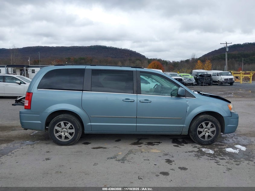 2010 Chrysler Town & Country Touring VIN: 2A4RR5D18AR309536 Lot: 43663588
