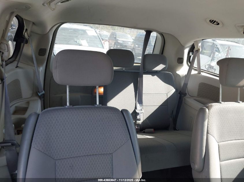 2008 Chrysler Town & Country Lx VIN: 2A8HR44H98R743735 Lot: 43663647