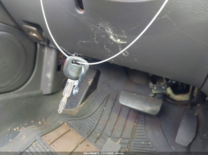 2003 Kia Spectra Ls VIN: KNAFB121X35275220 Lot: 43663672