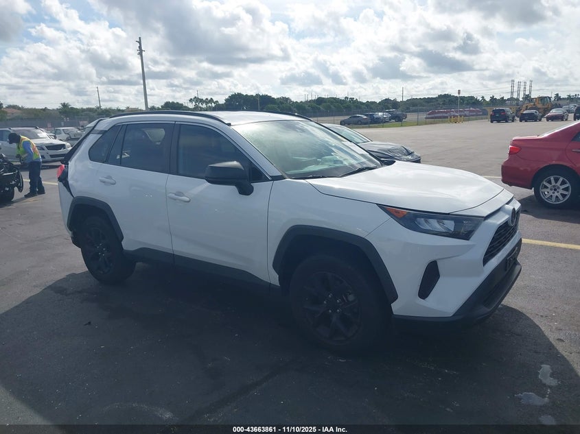 TOYOTA RAV4 LE