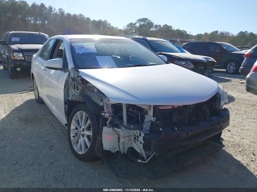 TOYOTA CAMRY HYBRID XLE