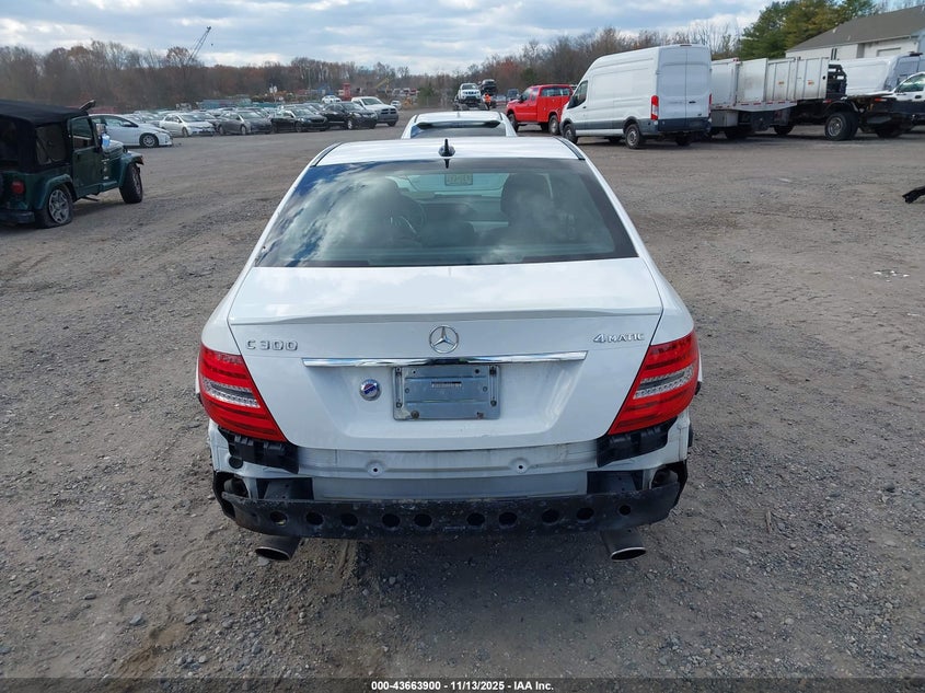 2013 MERCEDES-BENZ C 300 SPORT 4MATIC WDDGF8AB0DG144324