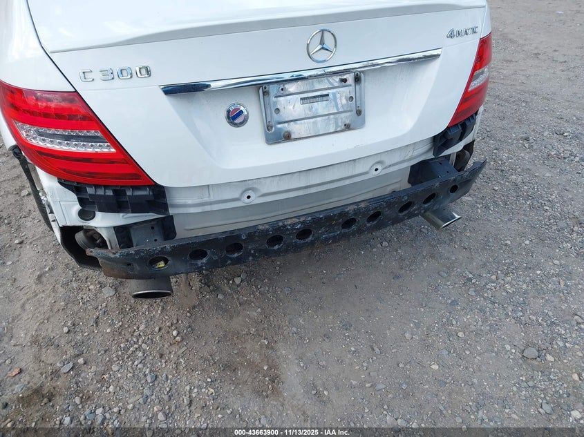 2013 MERCEDES-BENZ C 300 SPORT 4MATIC WDDGF8AB0DG144324