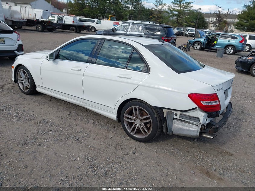2013 MERCEDES-BENZ C 300 SPORT 4MATIC WDDGF8AB0DG144324