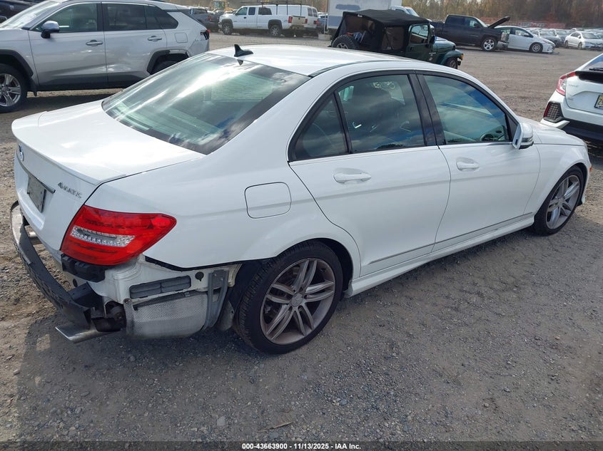 2013 MERCEDES-BENZ C 300 SPORT 4MATIC WDDGF8AB0DG144324