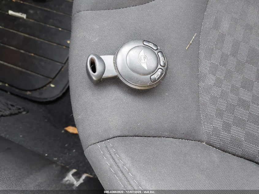 2009 Mini Cooper S VIN: WMWMF73529TW82534 Lot: 43663920