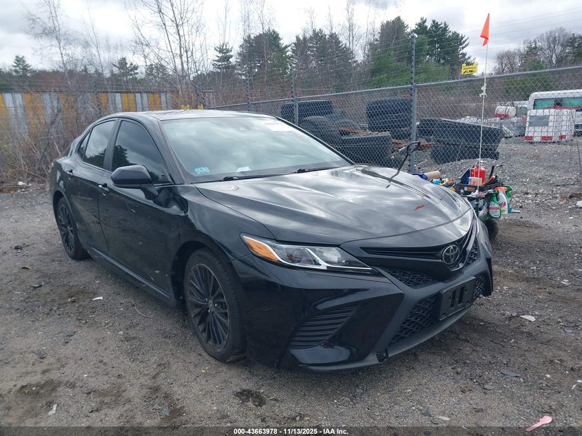 TOYOTA CAMRY SE NIGHTSHADE EDITION
