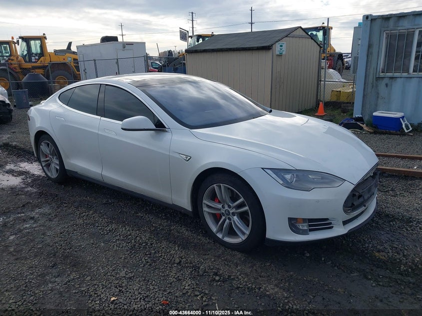 2015 TESLA MODEL S 85D/P85D - 5YJSA1H49FF086793