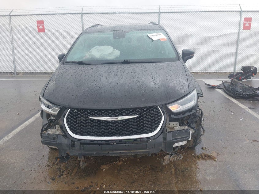 2021 Chrysler Pacifica Touring L VIN: 2C4RC1BG8MR520747 Lot: 43664060