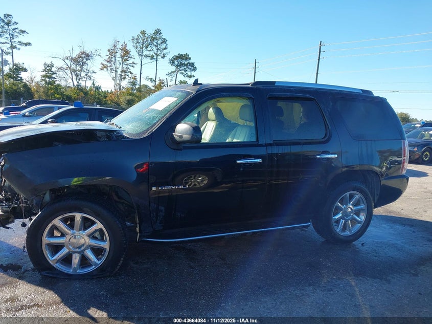 2007 GMC Yukon Denali VIN: 1GKFK63857J381586 Lot: 43664084