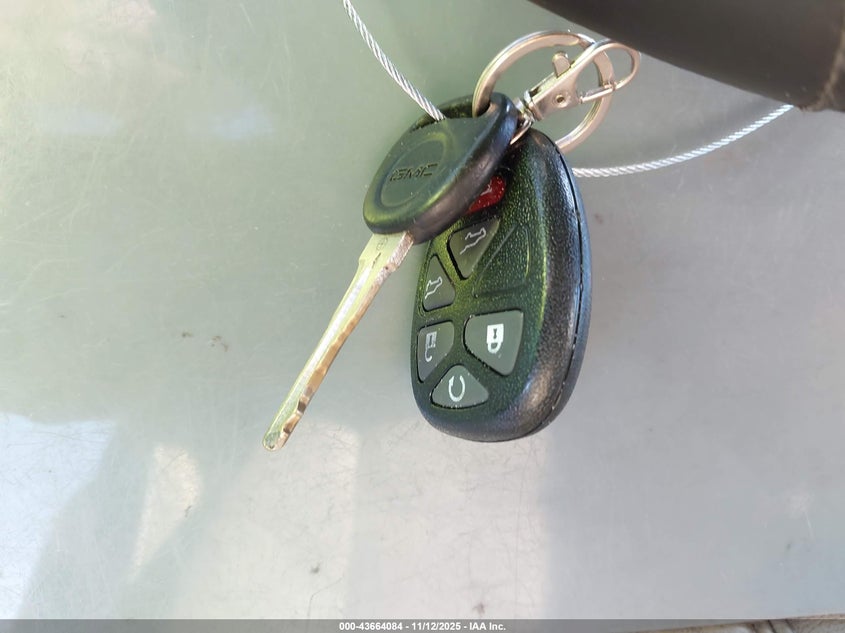 2007 GMC Yukon Denali VIN: 1GKFK63857J381586 Lot: 43664084