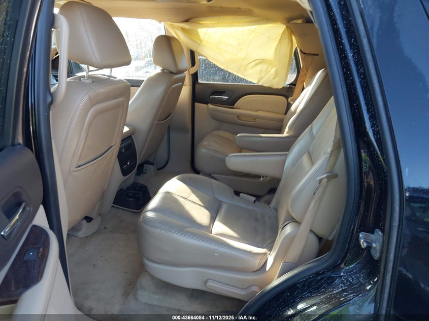 2007 GMC Yukon Denali VIN: 1GKFK63857J381586 Lot: 43664084