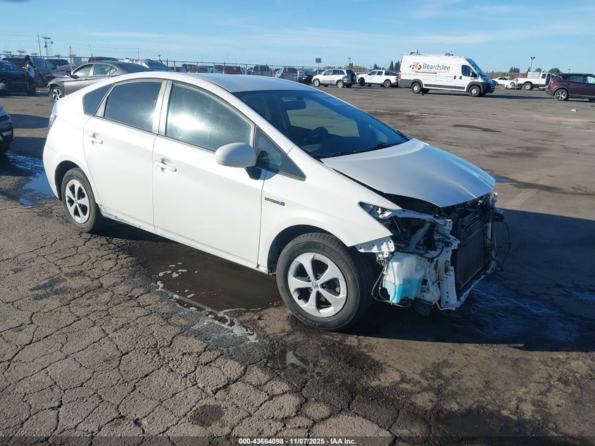 2015 TOYOTA PRIUS TWO - JTDKN3DU7F1988812