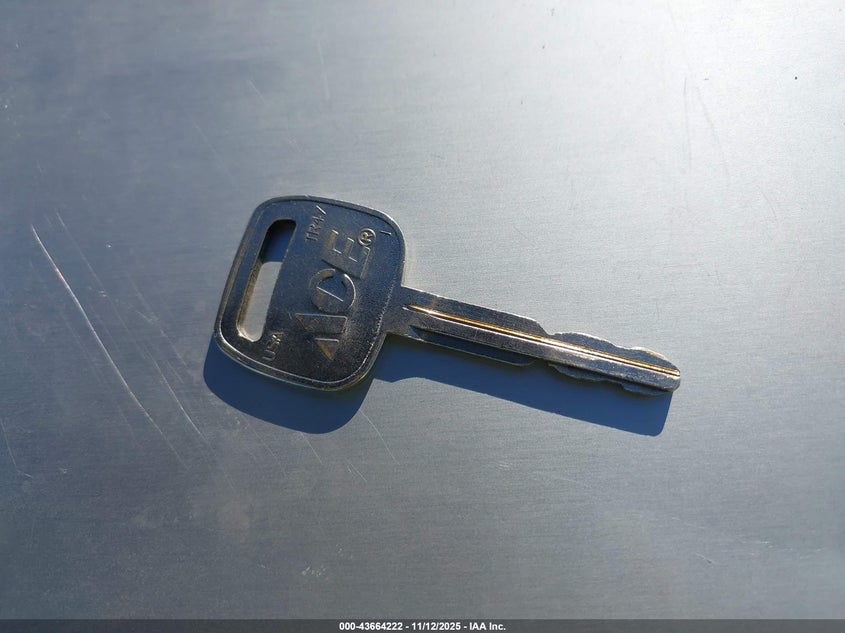 2003 Toyota Matrix Xr VIN: 2T1KR32E73C056925 Lot: 43664222