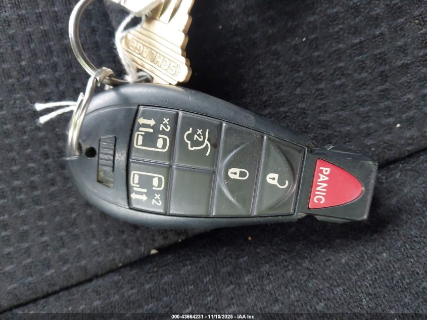 2011 Chrysler Town & Country Touring VIN: 2A4RR5DG1BR617783 Lot: 43664231