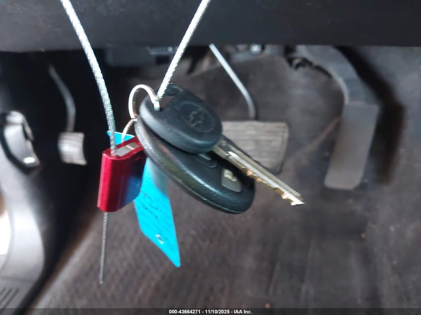 2013 Chevrolet Tahoe Lt VIN: 1GNSKBE02DR379289 Lot: 43664271